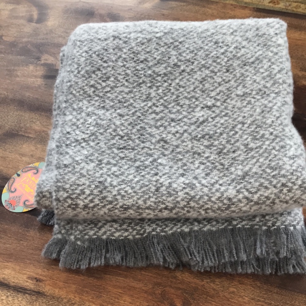 Powder Scarf Wrap - Picture 2 of 4
